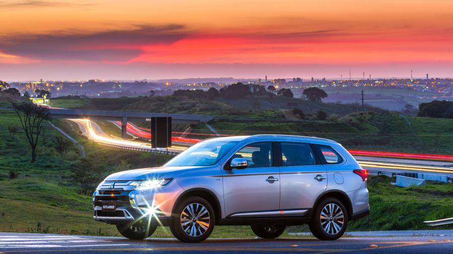  Mitsubishi Outlander HPE-S 2018 года  (LA) (фото 10 из 40)